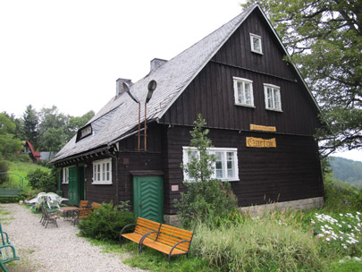 Keine Einkehrmglichkeit in die Baude Czartak bei Czarnw (Rothenzechau). Die Baude gehrt nicht mehr dem PTTK