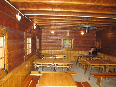   Innenansicht der Schronisko PTTK Szwajcarka (Schweizer-Baude)