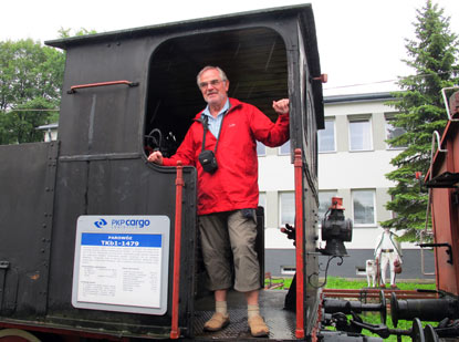 Unser Wanderfhrer Wolfgang diesmal als Lokfhrer.