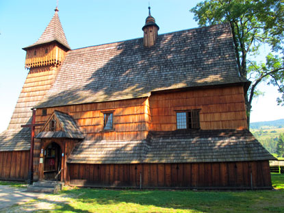 Die Pfarrkirche św. Michała Archanioła (St. Erzengel Michael) in Dębno Podhalański, ein UNESCO-Welkulturerbe. 