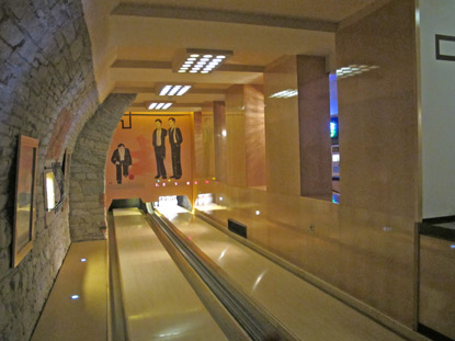 m Museum ist auch eine Gaststtte im Design der 20er Jahre (Art dco) mit Kegelbahn 