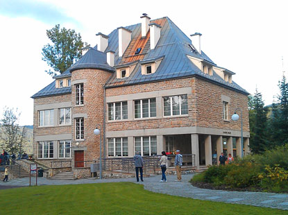 1931 erbaute oberhalb vom Jezioro Czerniańskie der polnische Staatsprsident Ignacy Mościcki  das "Prsidentenschlsschen