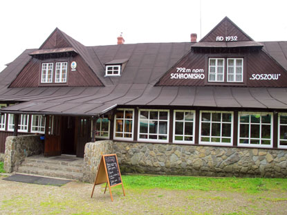 Unterhalb des Soszw Wielki 886 m ist auf polnischem Gebiet die privat gefhrte Berghtte Schronisko Soszw 