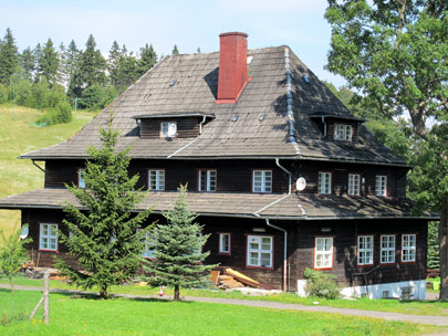 Unterhalb des Waligra (Heidelberg) befindet sich auf 805 m die Schronisko Andrzejwka" (Andreasbaude).