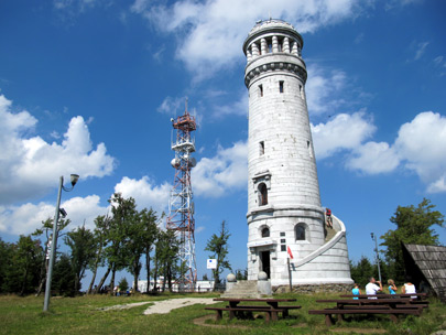 Ein Hhepunkt unserer Wanderung: Der Bismarckturm auf der 1.015 m hohen Wielka Sowa (Hohe Eule) 