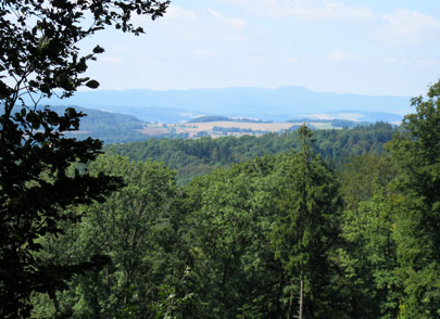 Blick auf den Tafelberg  "Groe Heuscheuer" im Heuscheuer Gebirge 