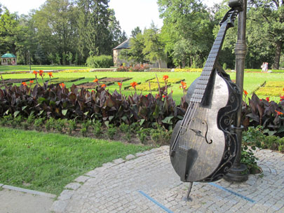 Wir haben den Kurpark des ersten deutschen Herzbades Bad Kudowa Kudowa Zdrj erreicht.