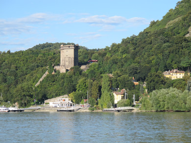 Der Salomonturm in Visegrd diente zur Kontrolle des Schiffsverkehrs auf der Donau