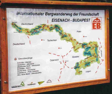 An der Wartburg beginnt der Internationale Bergwanderweg Eisenach - Budapest und auch der Rennsteigweg