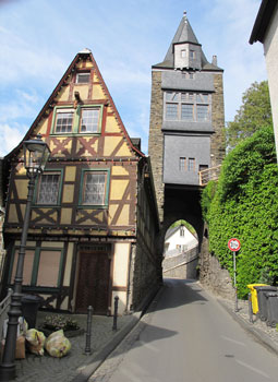 Bacharach Steeger-Tor