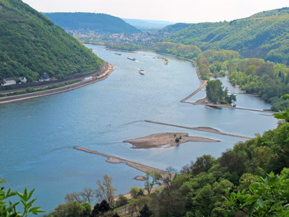 Wanderung Rheinburgenweg: Blick vom Schweizerhaus auf das "Binger-Loch" .