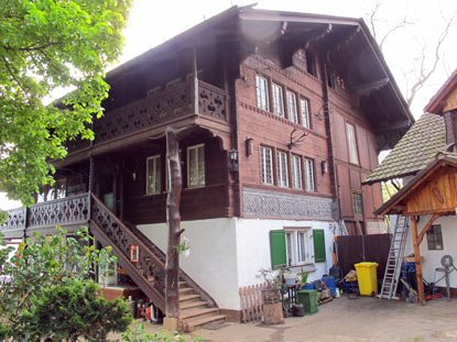 Wanderung am Mittelrhein: Ausflugsgaststtte "Schweizerhaus". Erbaut 1844. Die Schweizer Landschaft war fr die Rheinromatik eine idealisierte Landschaft..