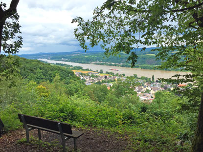Burgenweg Rhein: Keltische Hhensiedlung auf dem Hahn Blick auf Bad Breisig und rheinabwrts