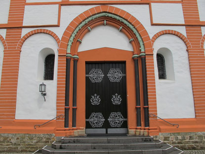Wanderung Rheinburgenweg: Kirchentr der Pfarrkirche Sankt Peter in Sinzig