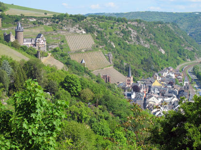 Wandern Rheinburgenweg: Burg Stahleck und Bacharach