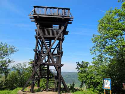 Wanerung am Rhein: Aussichtsturm Sieben-Burgenblick