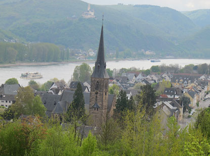 Rheinburgenweg: Blick vom Knigsstuhl auf  Rhens 