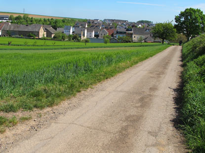 Die kleine Gemeinde Wolken (1.000 Einwohner) wird von dem Rheinburgenweg nur am Rande "berhrt"