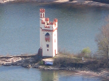 Der Museturm war frher ein Zollwachturmrum vor Bingen. Nach Wiederaufbau ein Signalturm fr die Rhein-Schifffahrt.