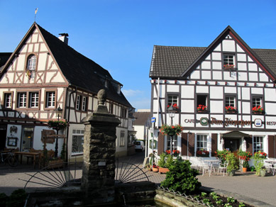 Marktplatz von Rhndorf