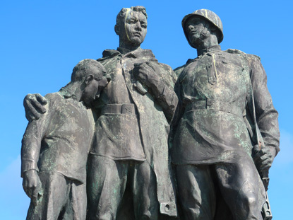 Kleine Karapten: Denkmal auf dem russischen Soldatenfriedhof Slavin in Bratislava