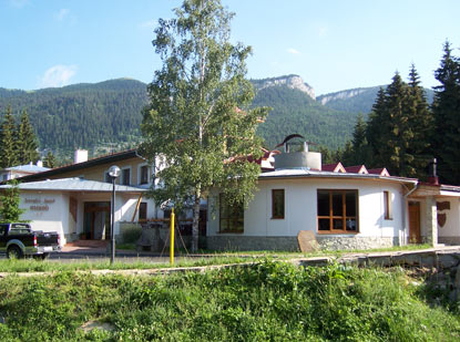 Das Horsky Hotel Mnch (Mnch) liegt direkt an dem Wanderweg um die Tatra: Tatransk magistrla.