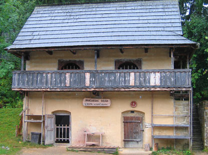 4 km stlich von Zuberec (Slowakei) ist das Freilichtmuseum "Mzeum oravskej dediny" (Museum des Orava Dorfs)