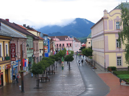 Die Fugngerzone von Liptovsk Mikul (Sankt Nikolaus in der Liptau).