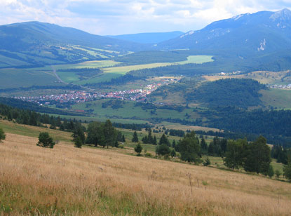 Zuberec an der polnischen Grenze, ist ein bekanntester Wintersportort in der Zpadn Tatry (West-Tatra). 