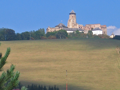 Zips: Die Lublauer Burg von Star Ľubovňa (Alt-Lublau) diente zur Sicherung der ungarischen Grenze. 6 Jahre lang wurden die polnischen Knigsschtze aufbewahrt.