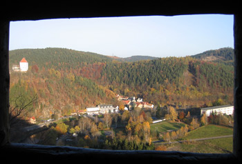Blick auf den Ort Ziegenrck mit seinem Schloss