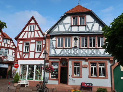 Historische Fachwerkhuser am Marktplatz von Seligenstadt