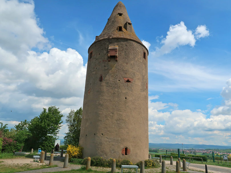 Wartturm, eine Grenzsicherungsanlage und auch bergangssgtelle zwischen dem Mainzer und dem Hanauer Teritorium