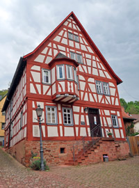 Neustadt im Odenwald: Rodensteiner Fachwerkhaus in der historischen Altstadt