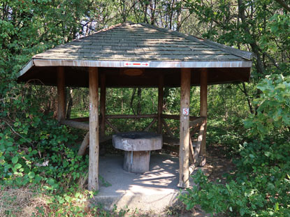 Vogffesenweg: Tempel (Schutzhtte) auf dem Prinzenberg