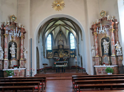 Innenansicht der St. Lambertus-Kirche in Mingolsheim