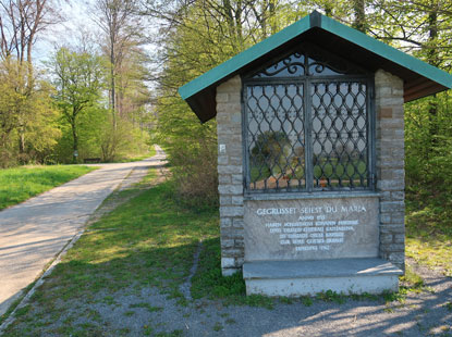 Am Wegesrand vor Ubstadt, eine kleine Kapelle aus dem Jahre 1713