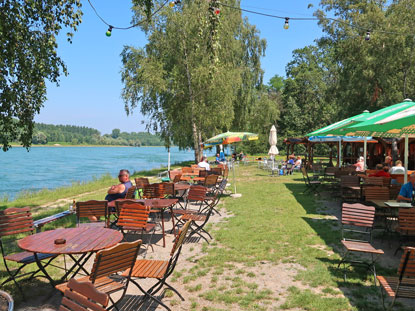 Der Rheinkiosk am  Neuburger Zollhaus