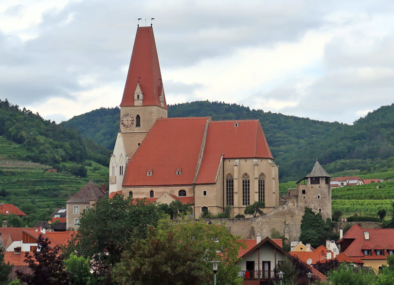 Welterbesteig Waxchau: Die Pfarrkirche Mariae Himmelfahrt in Weienkirchen