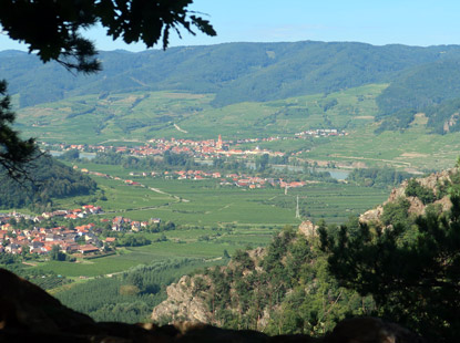 Welterbesteig Wachau: Unser Tagesziel, der Ort Werienkirchen ist bereits zu sehen