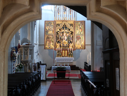 Blick in die Wallfahrtskirche von Maria Laach