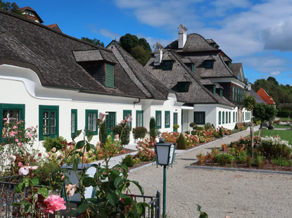 Schloss Luberegg - ehemals die Sommerfrische von an der Donau