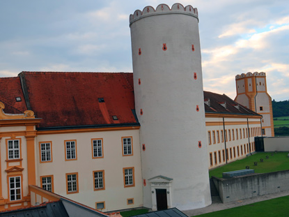 Babelsbergertrme auf der Ostseite von Stift Melk sind berbleibsel aus der Zeit der Marktgrafen Babellsberger