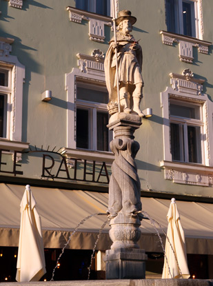 Kolomani Brunnen auf dem Rathausplatz von Melk