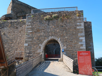 Eingang zur Burgruine Aggstein