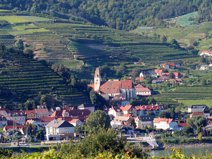 Welterbesteig: Blick bei Hofanrsdorf ber die Donau nach Spitz