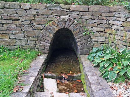 Welterbesteig. Altmanni-Brndl (Brunnen). Altmann gilt als Grnder von Stift Gttweig (1083)