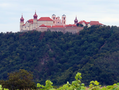 Welterbesteig: Blick auf Stift Gttweig