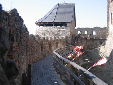 Die Burg Boldogk vra wurde erstmals 1280 erwhnt, aber nach dem Kuruzenaufstand wurde sie von den Habsburger Soldaten zerstrt.