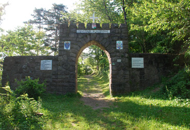 Der Kalvarienberg oberhalb von Storaljajhely im Nordosten von Ungarn. Hier verluft der Kk-tra-Weitwanderweg 